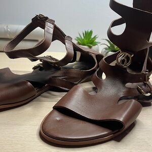 Wishbone gladiator sandal 🤎